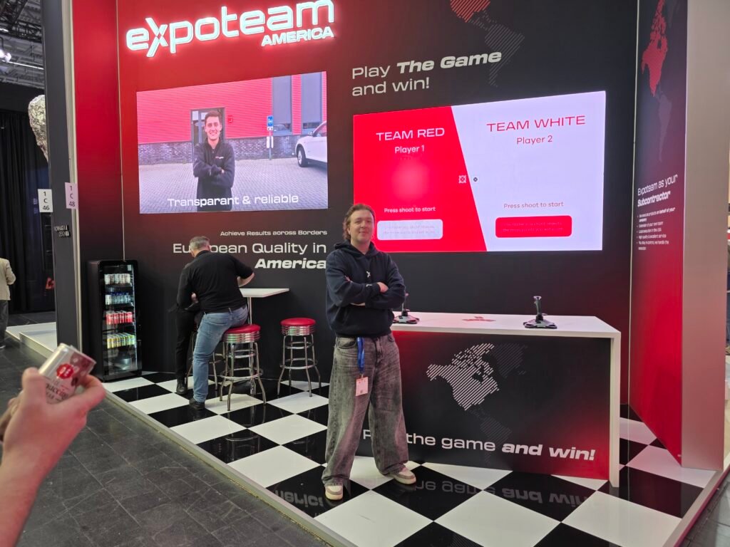 Jerryt Laan op een beursstand